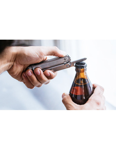 LEATHERMAN įrankis FREE P2