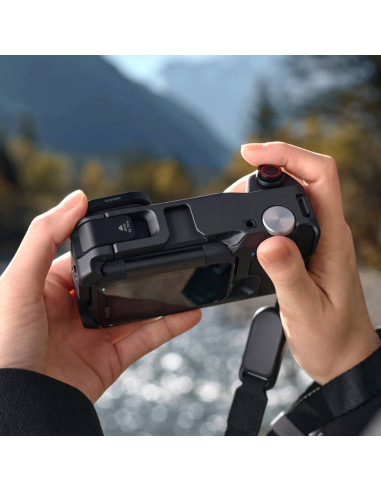 Insta360 Ace Pro 2 su Xplorer Grip Pro Kit